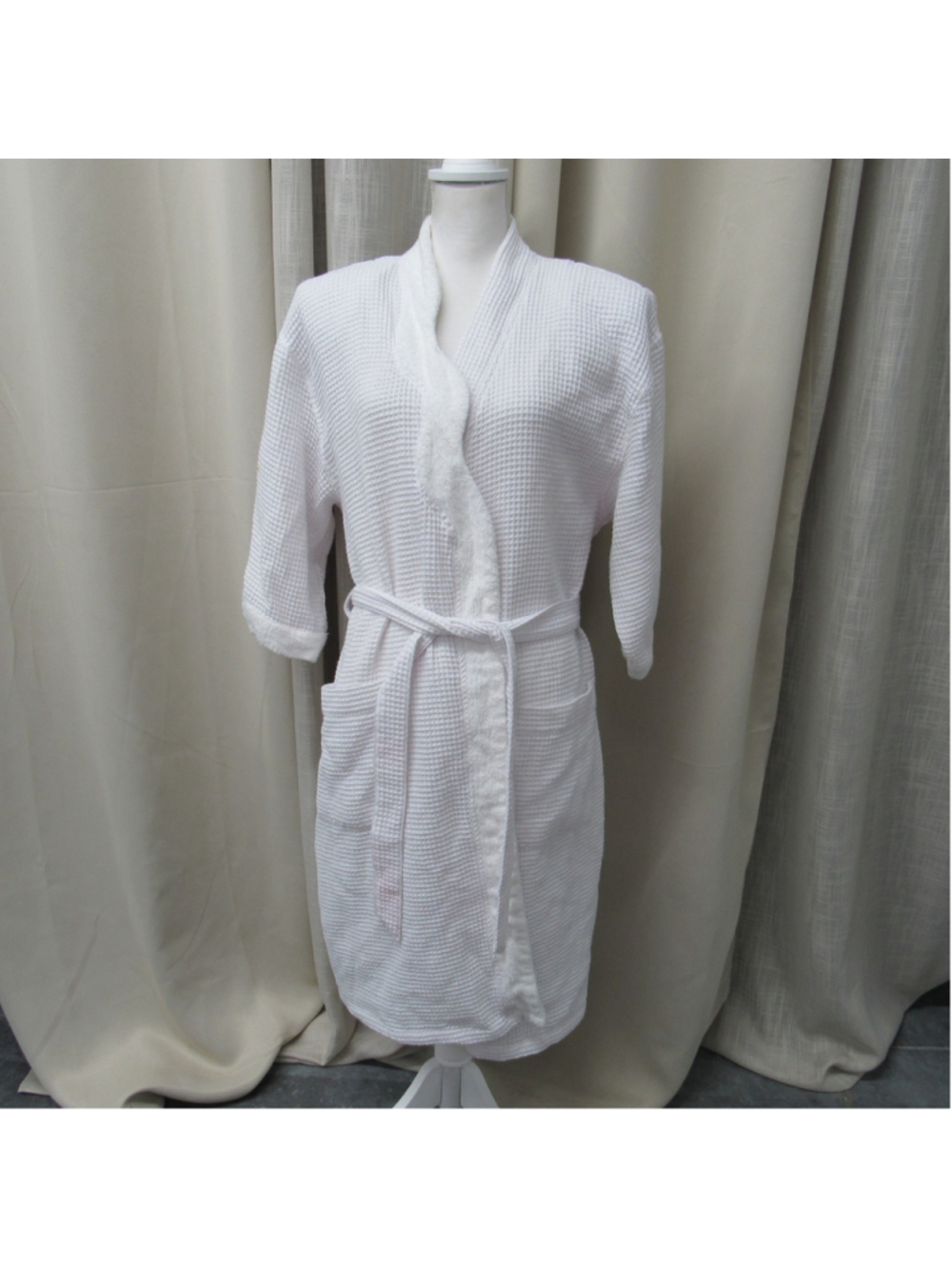 PATTERN x Sergio Hudson Curl-Conscious White Waffle Spa Bathrobe Size M/L